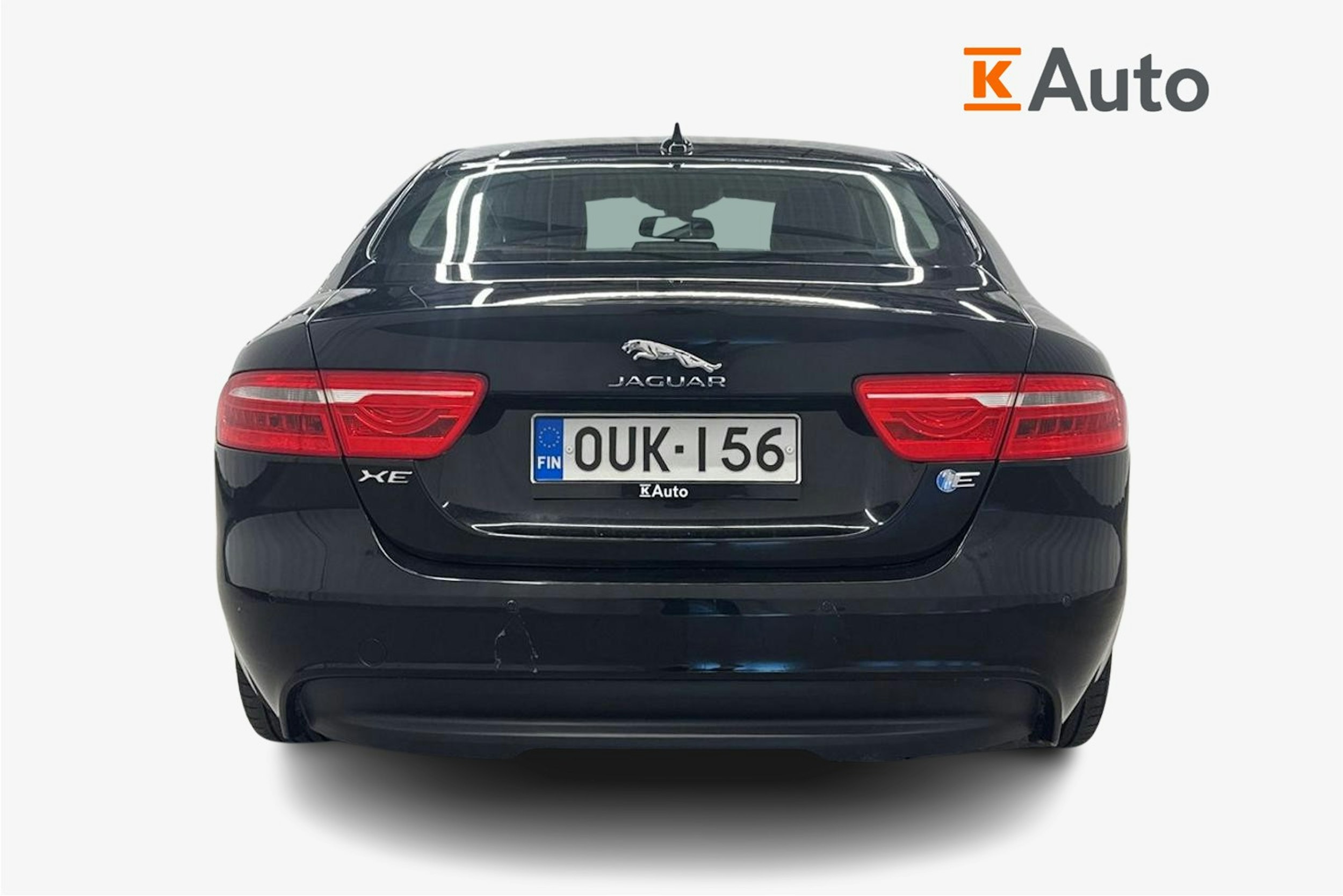 musta Jaguar XE 2016 kuva 3.
