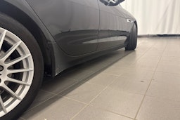 musta Jaguar XE 2016 kuva 22.