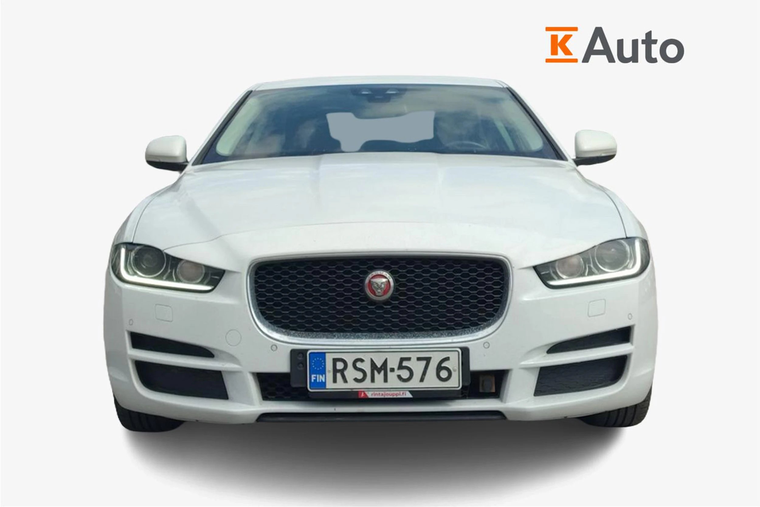 valkoinen Jaguar XE 2016 kuva 4.