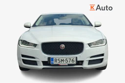 valkoinen Jaguar XE 2016 kuva 4.