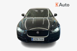 Musta Jaguar XE 2017 kuva 5.