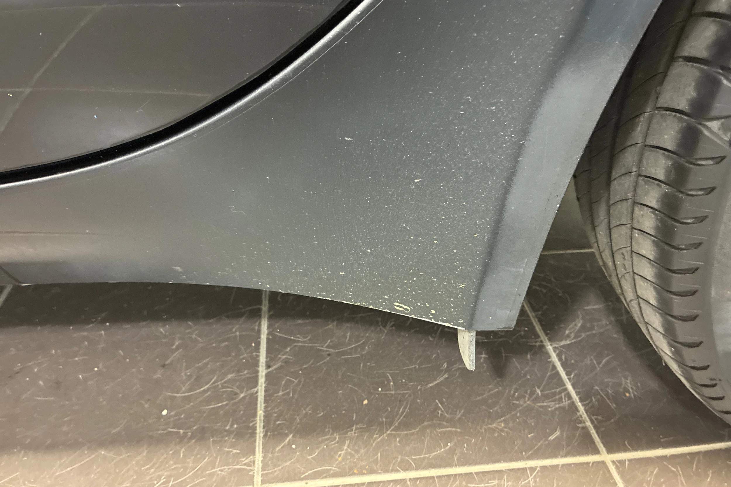 Musta Jaguar XE 2017 kuva 19.
