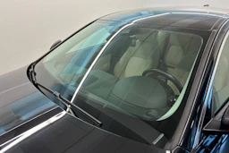 Musta Jaguar XE 2017 kuva 22.