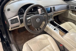 Musta Jaguar XF 2008 kuva 6.