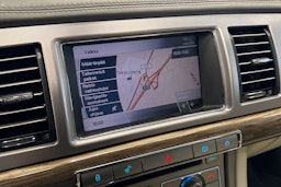 Musta Jaguar XF 2008 kuva 15.