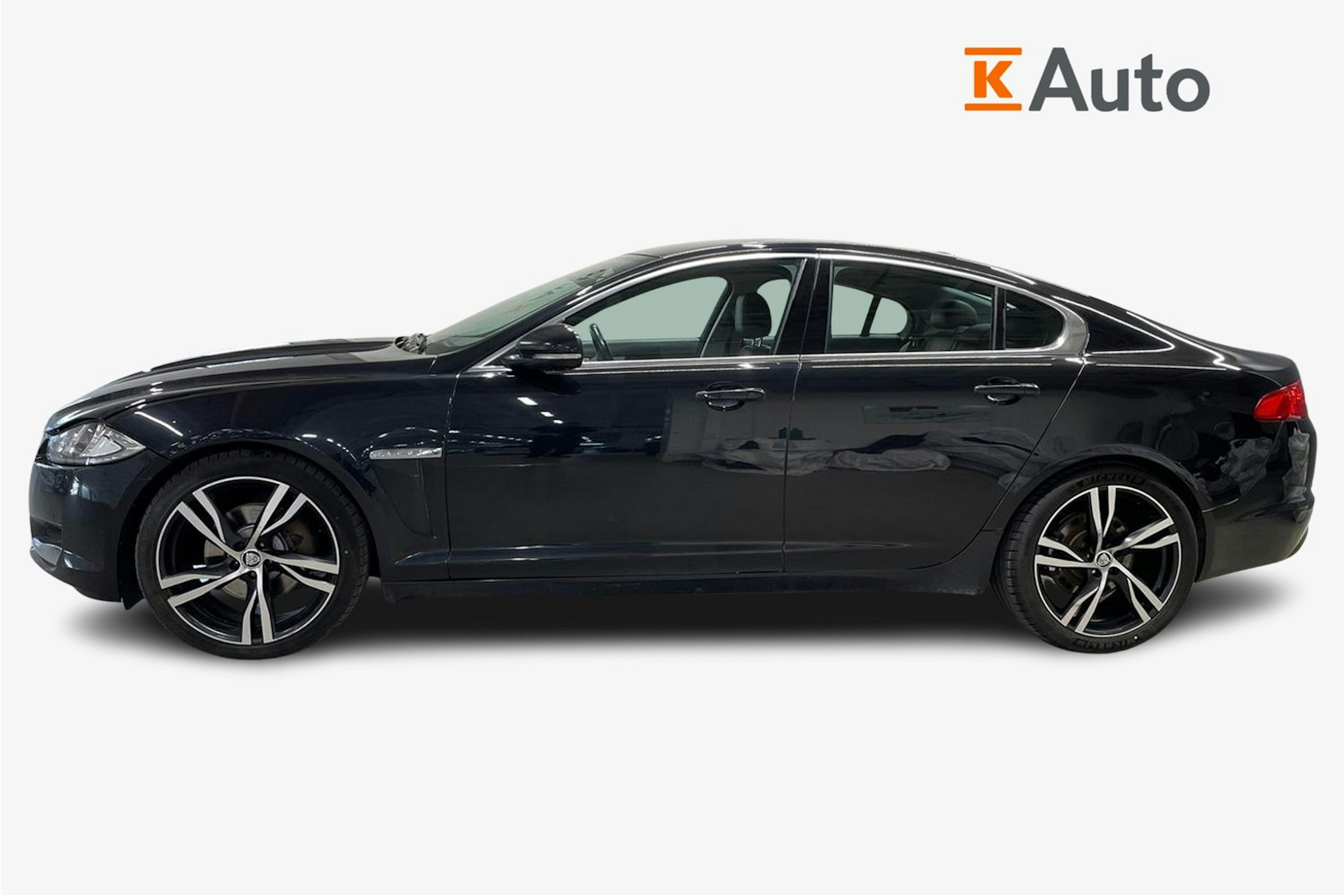 musta Jaguar XF 2012 kuva 6.
