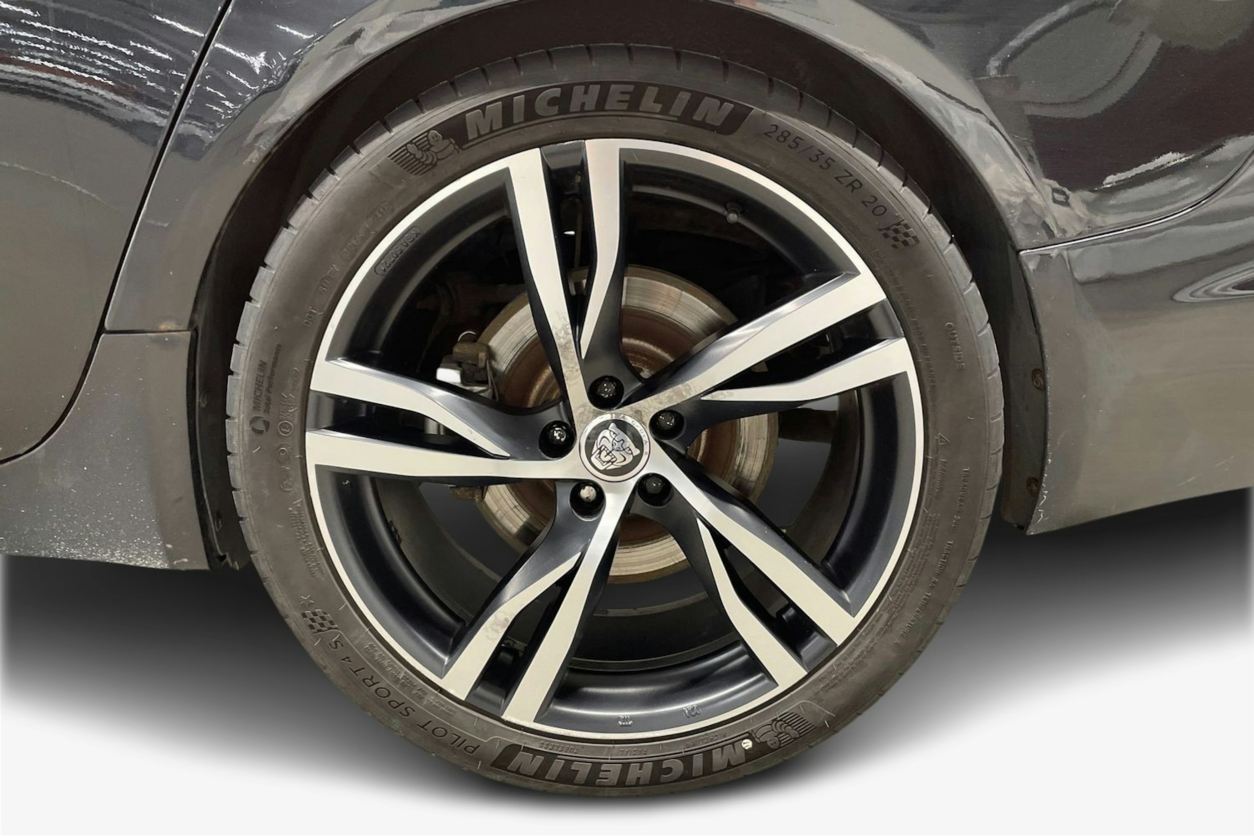 musta Jaguar XF 2012 kuva 11.