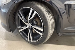 musta Jaguar XF 2012 kuva 13.