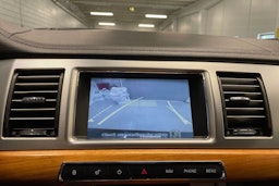 musta Jaguar XF 2012 kuva 18.