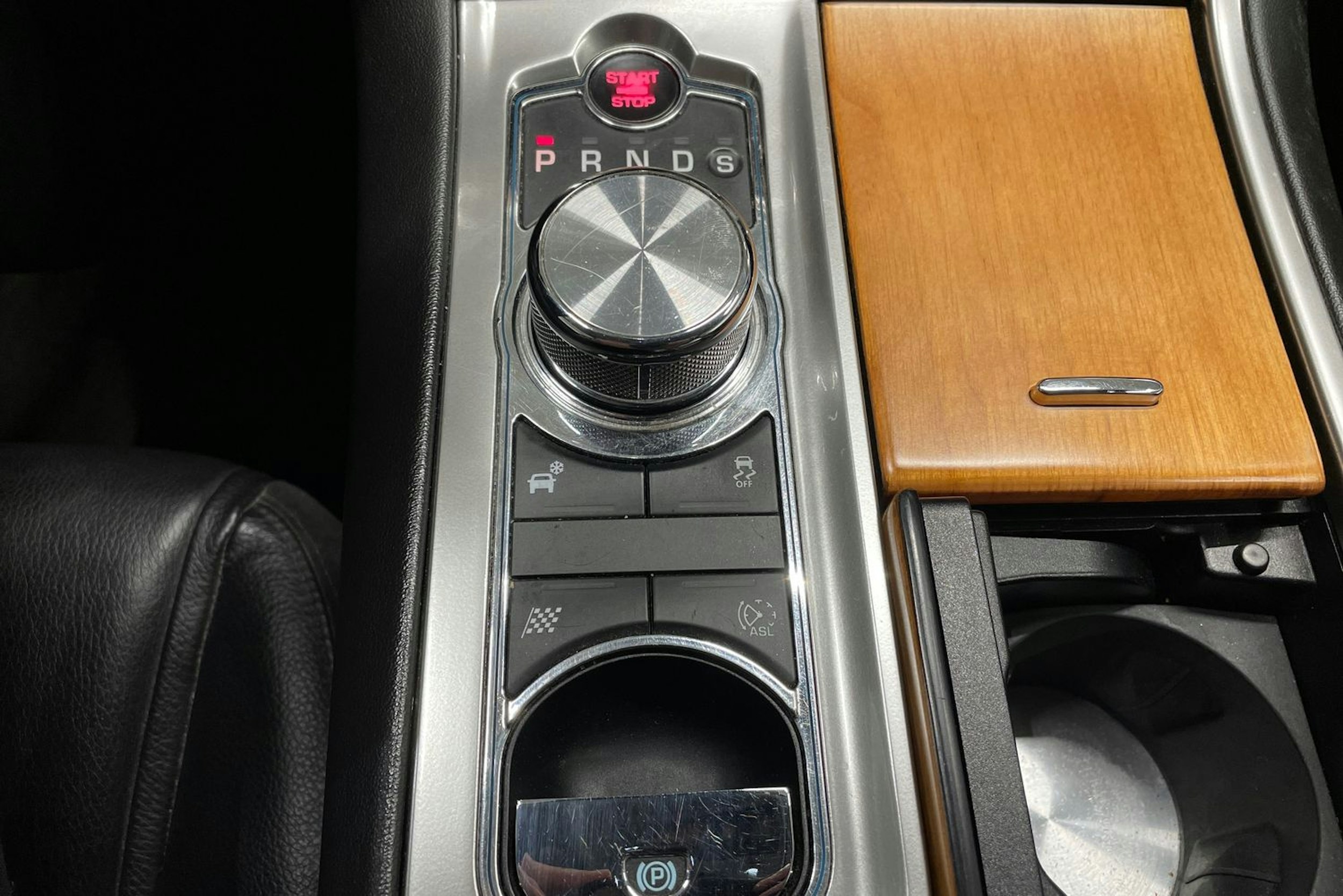 musta Jaguar XF 2012 kuva 20.
