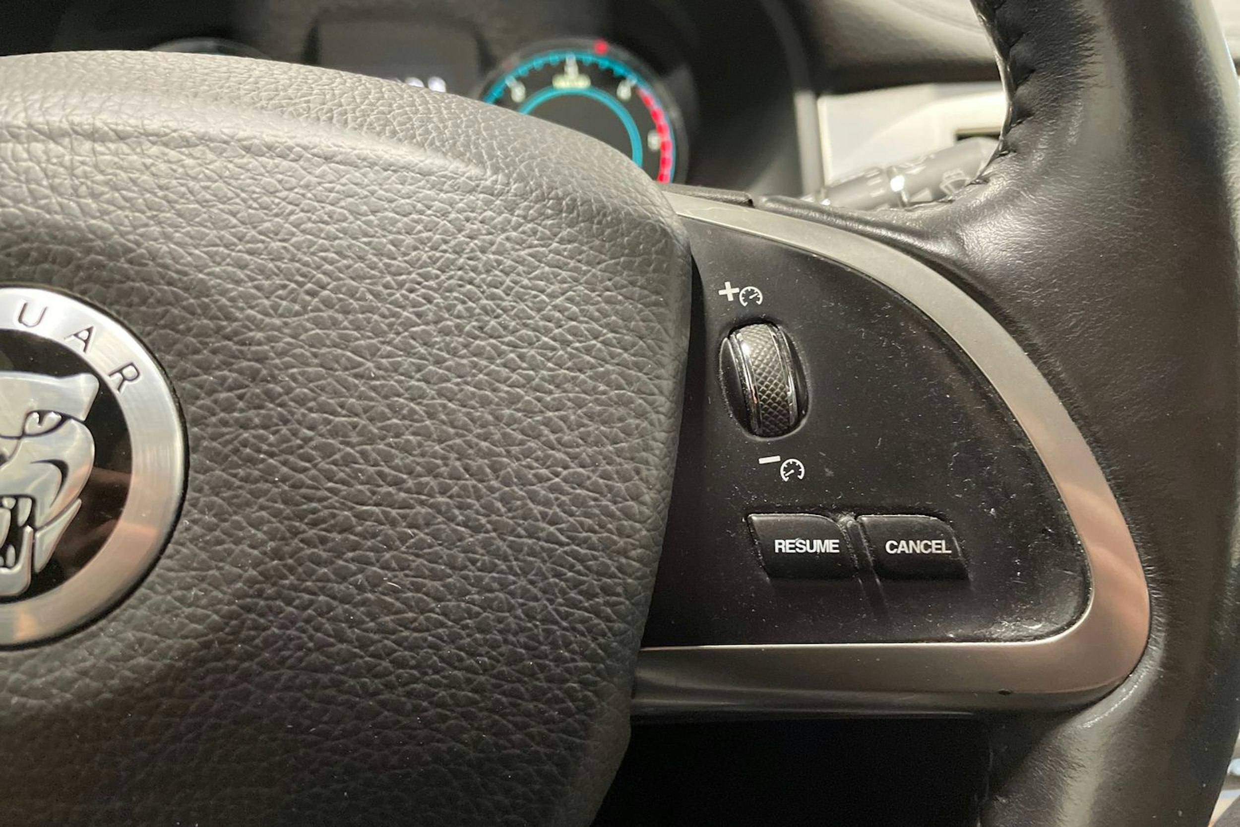 musta Jaguar XF 2012 kuva 26.