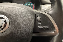 musta Jaguar XF 2012 kuva 26.