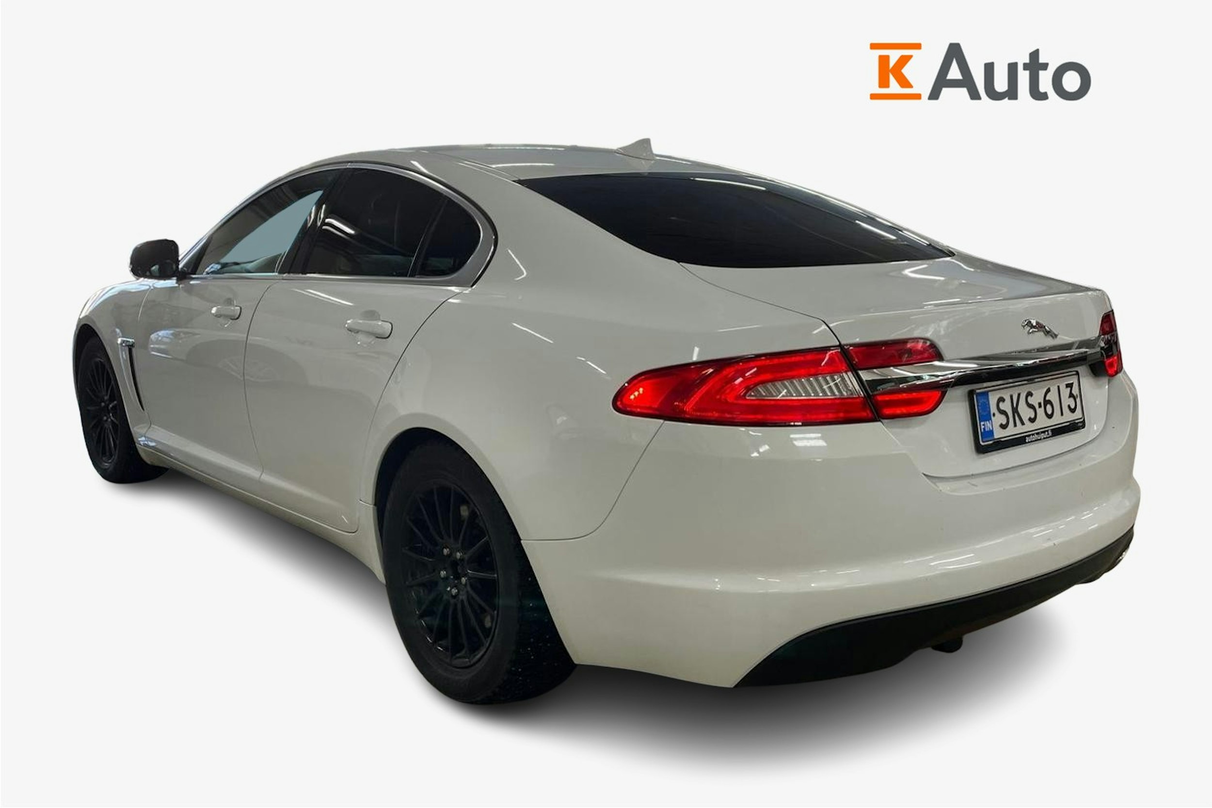 valkoinen Jaguar XF 2013 kuva 2.