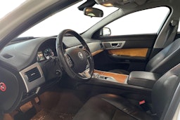 valkoinen Jaguar XF 2013 kuva 3.