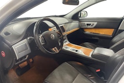 valkoinen Jaguar XF 2013 kuva 7.