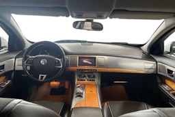 valkoinen Jaguar XF 2013 kuva 9.