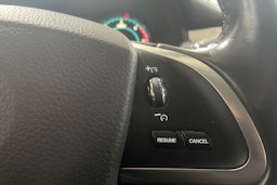 valkoinen Jaguar XF 2013 kuva 16.