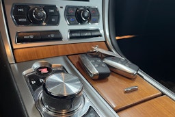 valkoinen Jaguar XF 2013 kuva 18.