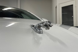 valkoinen Jaguar XF 2013 kuva 19.