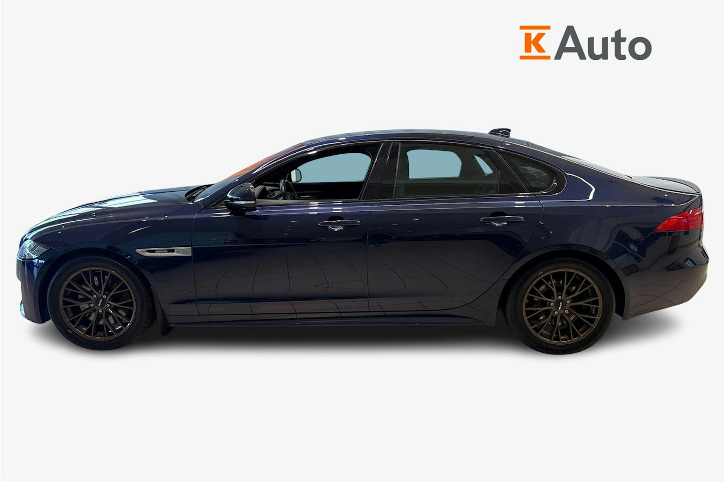 Sininen Jaguar XF 2015 kuva 6.