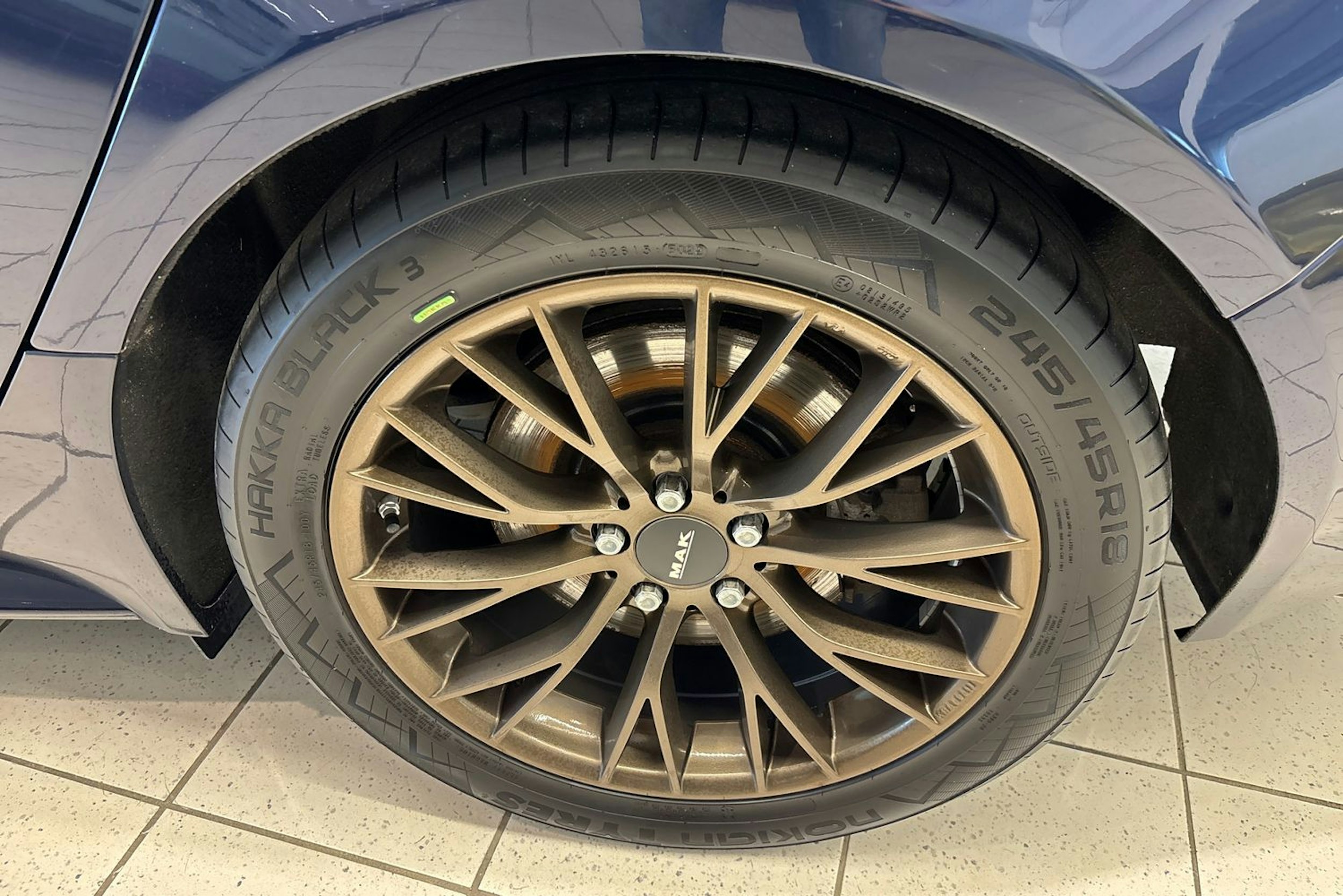 Sininen Jaguar XF 2015 kuva 13.