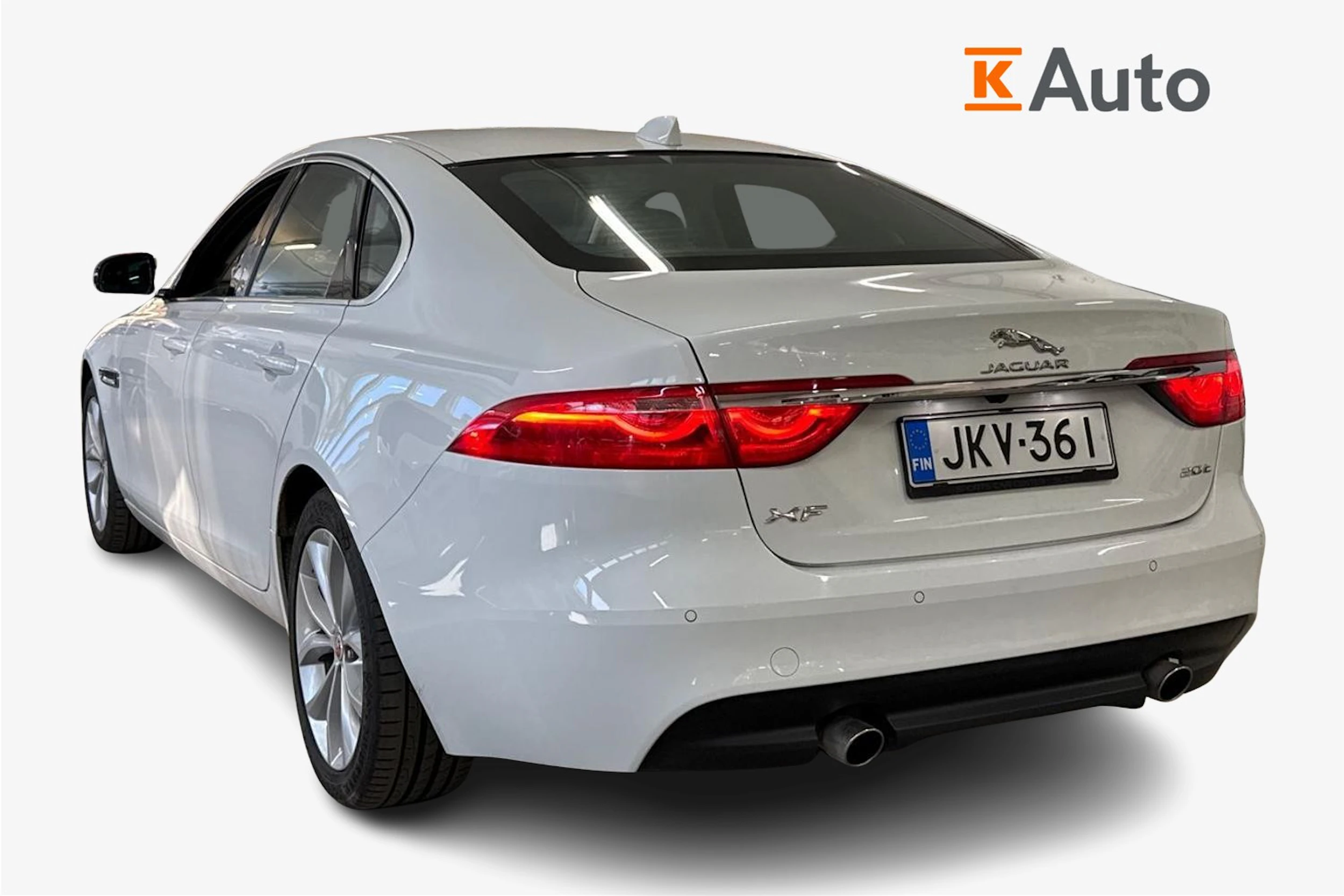 valkoinen Jaguar XF 2018 kuva 2.