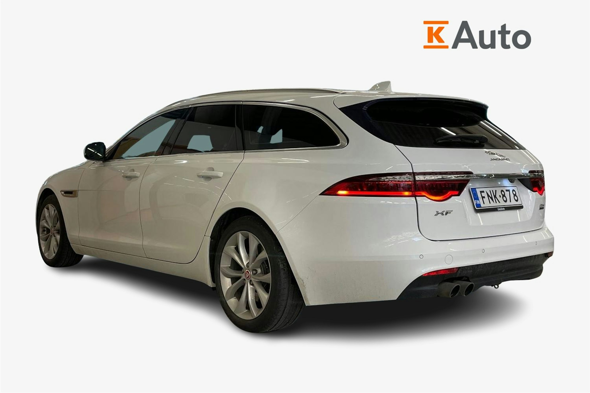 Valkoinen Jaguar XF 2019 kuva 2.