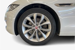 Valkoinen Jaguar XF 2019 kuva 11.