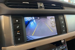 Valkoinen Jaguar XF 2019 kuva 17.