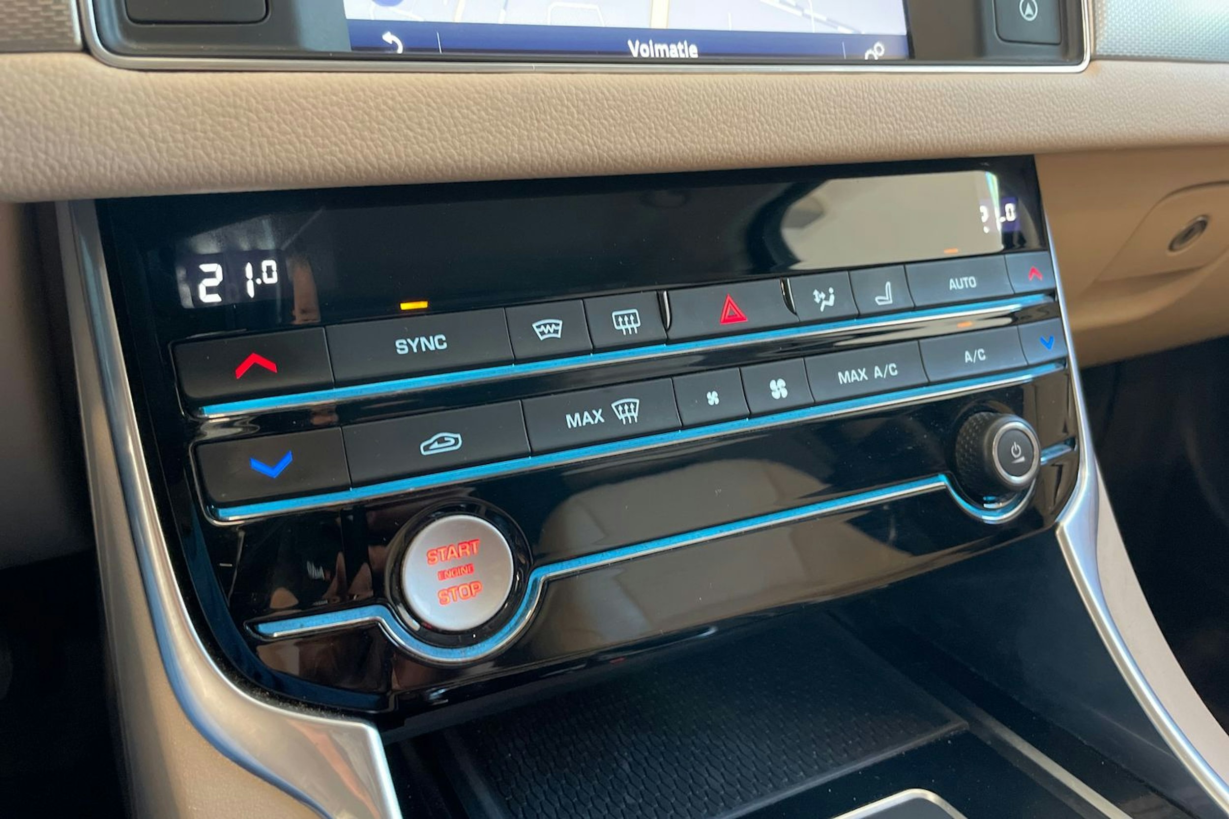 Valkoinen Jaguar XF 2019 kuva 19.