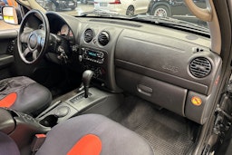 musta Jeep Cherokee 2004 kuva 12.
