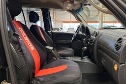 musta Jeep Cherokee 2004 kuva 13.