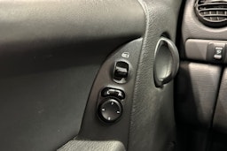 musta Jeep Cherokee 2004 kuva 27.