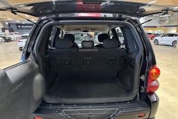 musta Jeep Cherokee 2004 kuva 28.