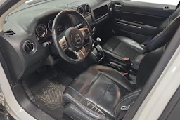 valkoinen Jeep Compass 2012 kuva 3.