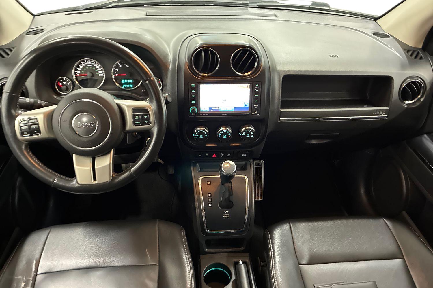 Jeep Compass 4x4 2,4 CVT Limited 2012, kuva 7/28