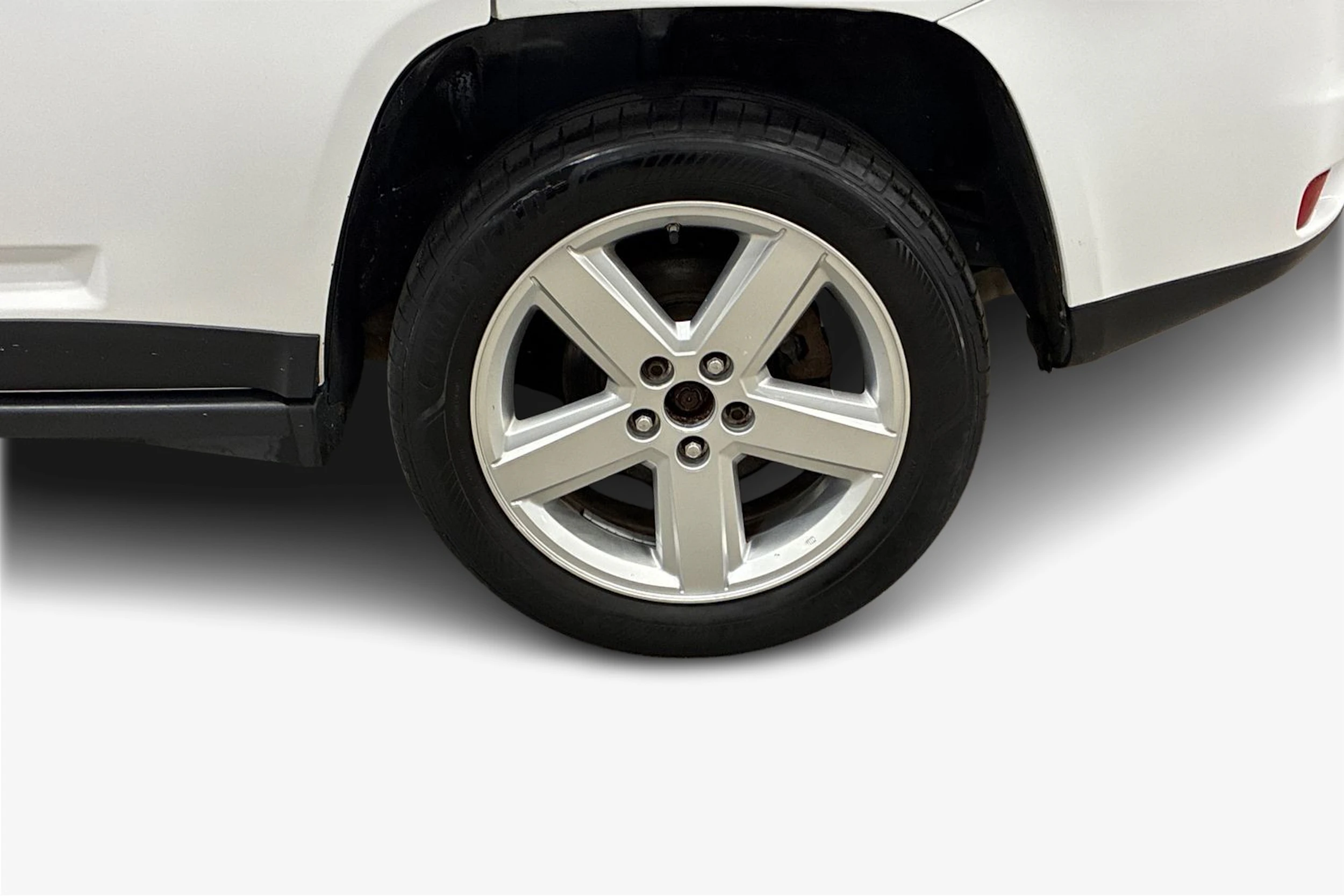 valkoinen Jeep Compass 2012 kuva 9.