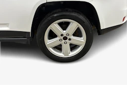 valkoinen Jeep Compass 2012 kuva 9.