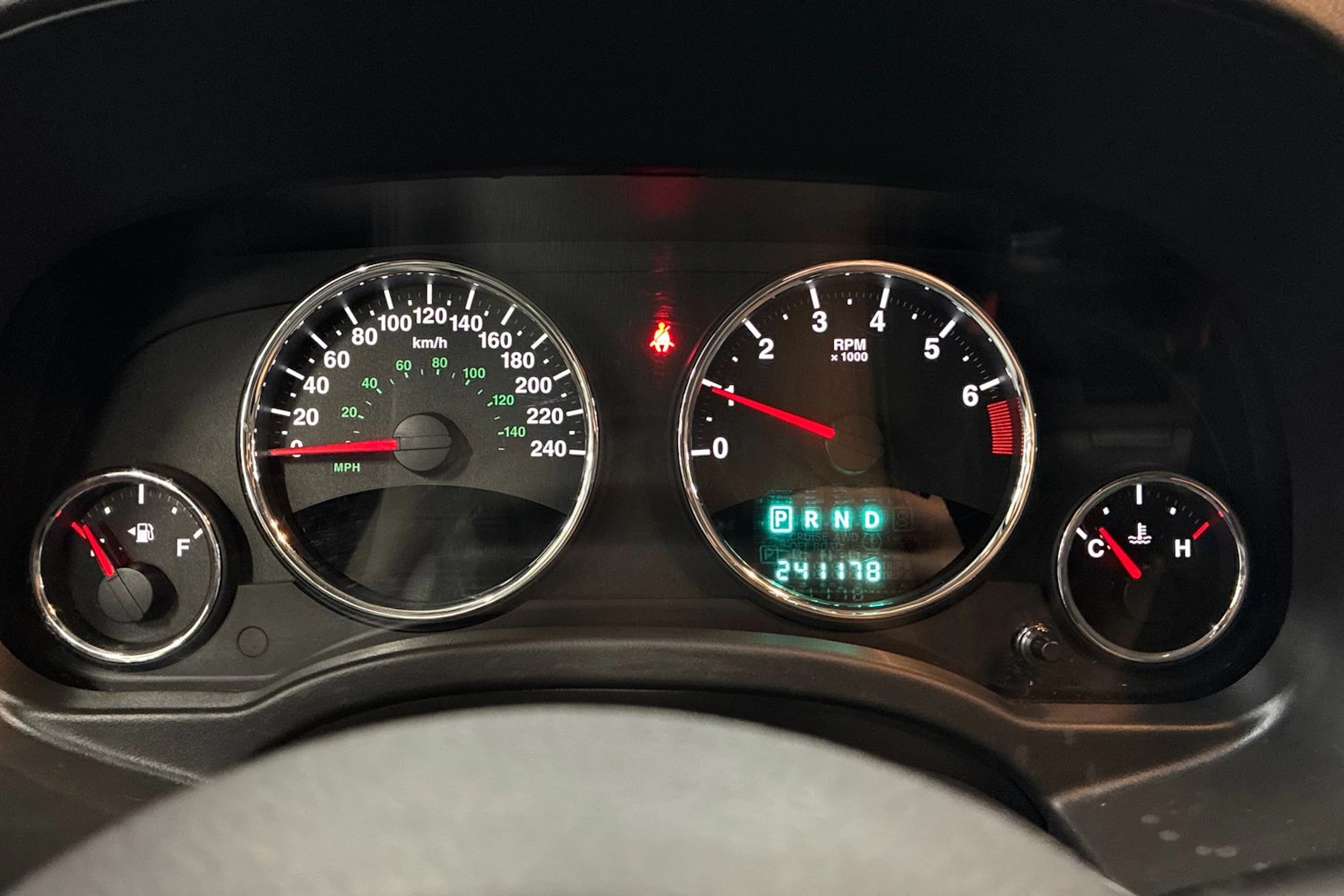 valkoinen Jeep Compass 2012 kuva 12.
