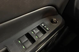 valkoinen Jeep Compass 2012 kuva 17.
