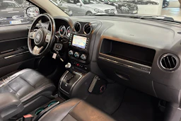 valkoinen Jeep Compass 2012 kuva 27.