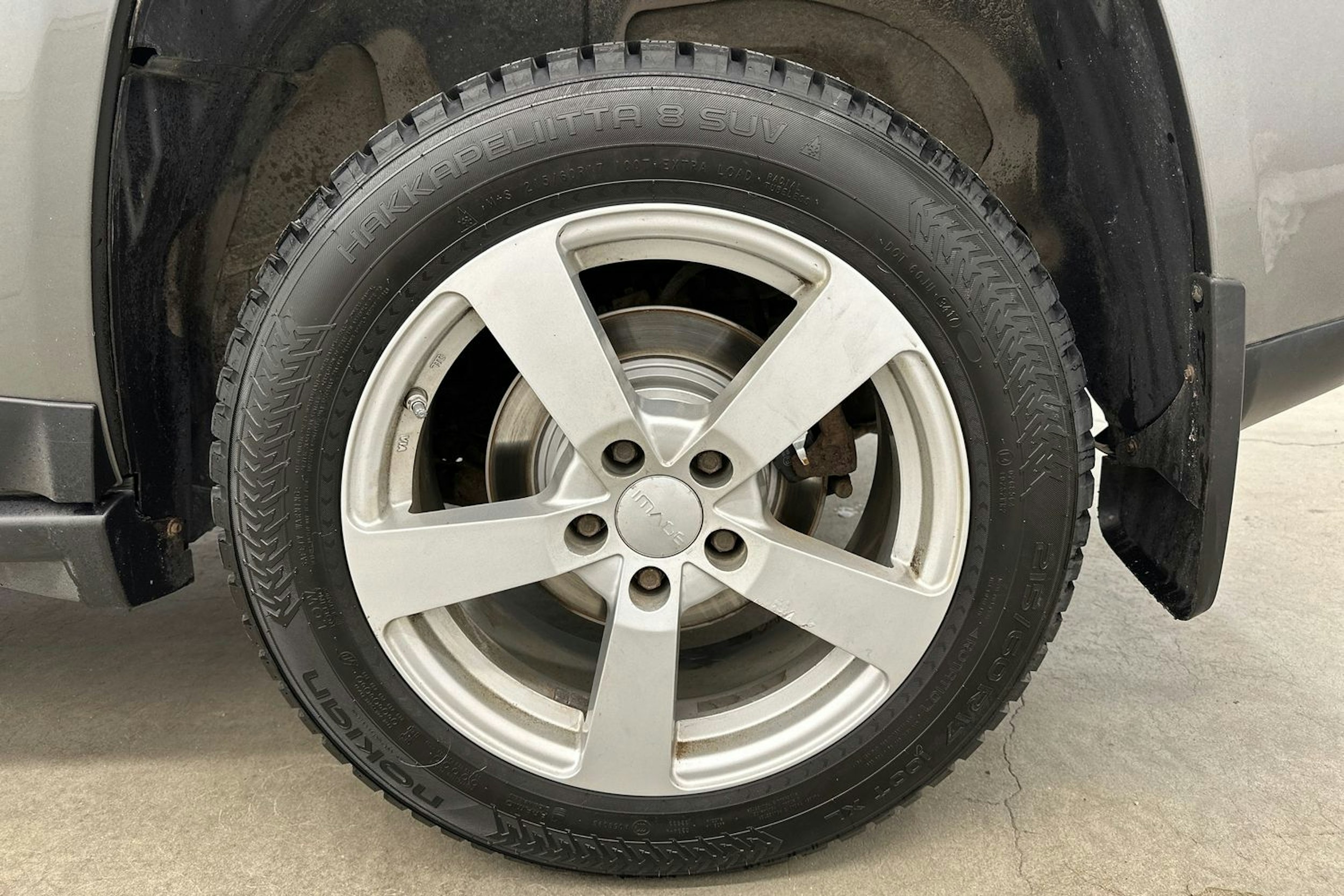 Harmaa Jeep Compass 2012 kuva 9.