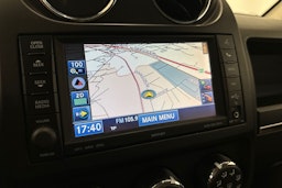 Harmaa Jeep Compass 2012 kuva 16.
