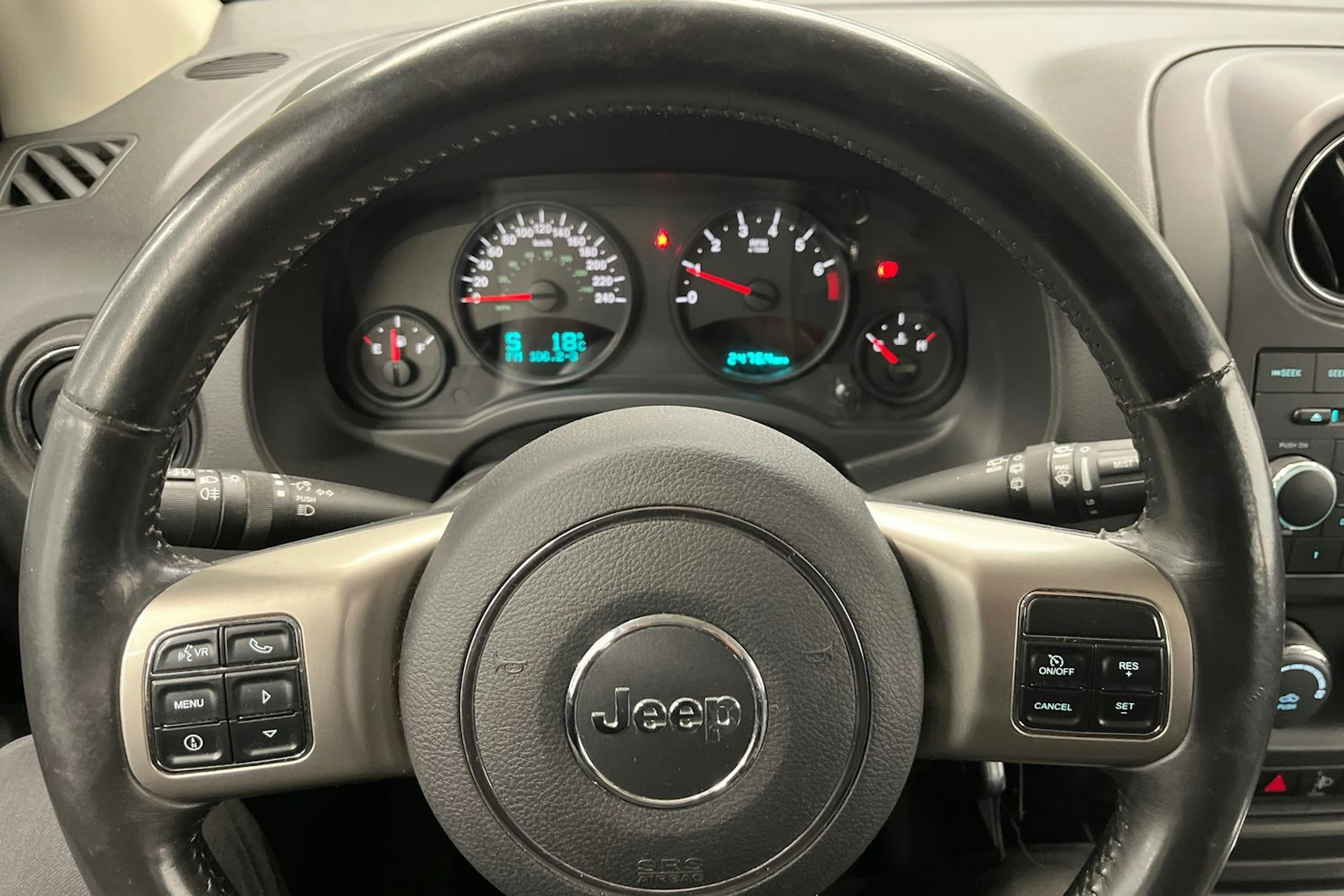 hopea Jeep Compass 2012 kuva 14.