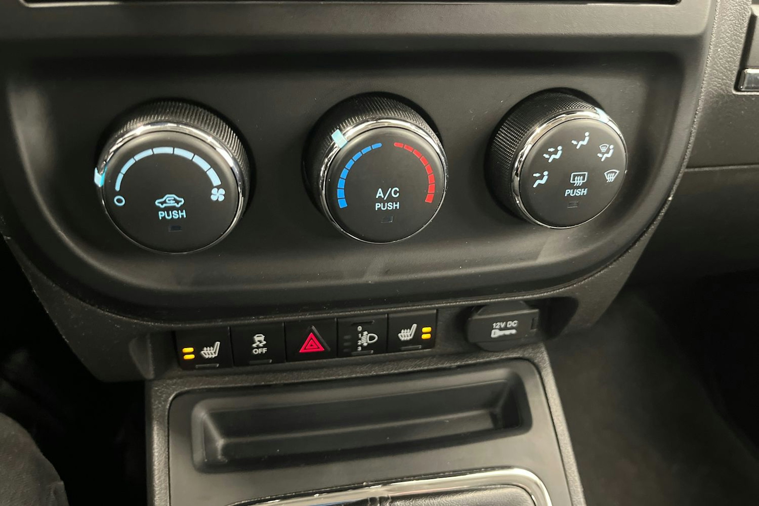 hopea Jeep Compass 2012 kuva 16.