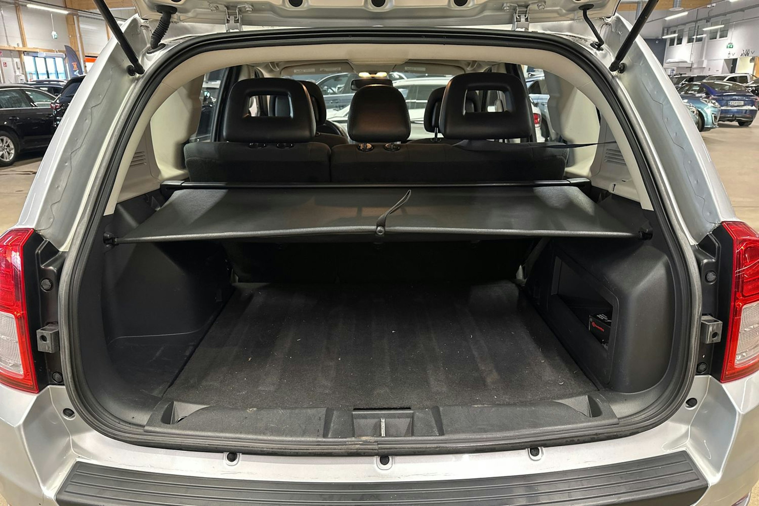 hopea Jeep Compass 2012 kuva 22.