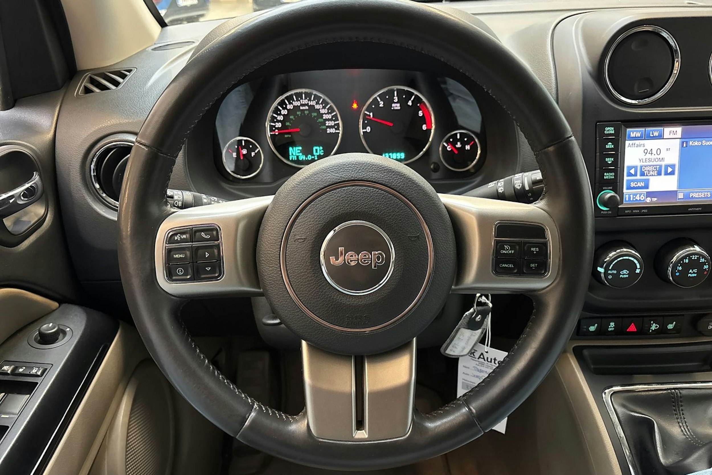 harmaa Jeep Compass 2013 kuva 16.