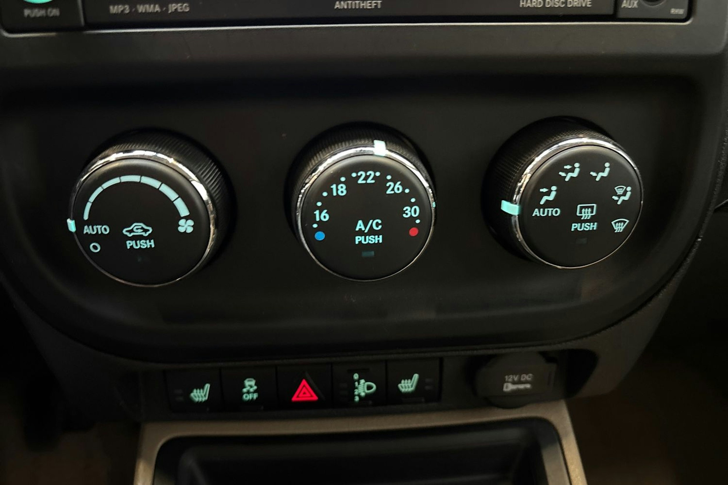 harmaa Jeep Compass 2013 kuva 19.