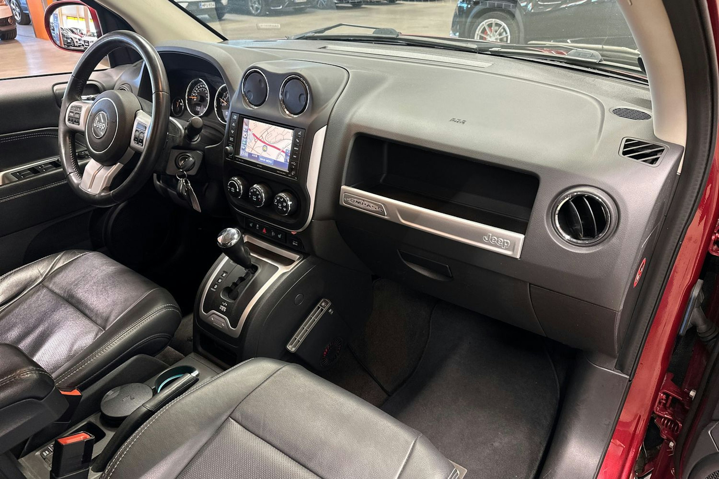 punainen Jeep Compass 2014 kuva 12.