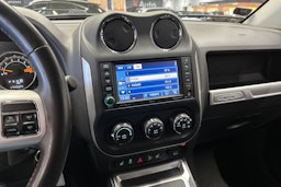 punainen Jeep Compass 2014 kuva 19.